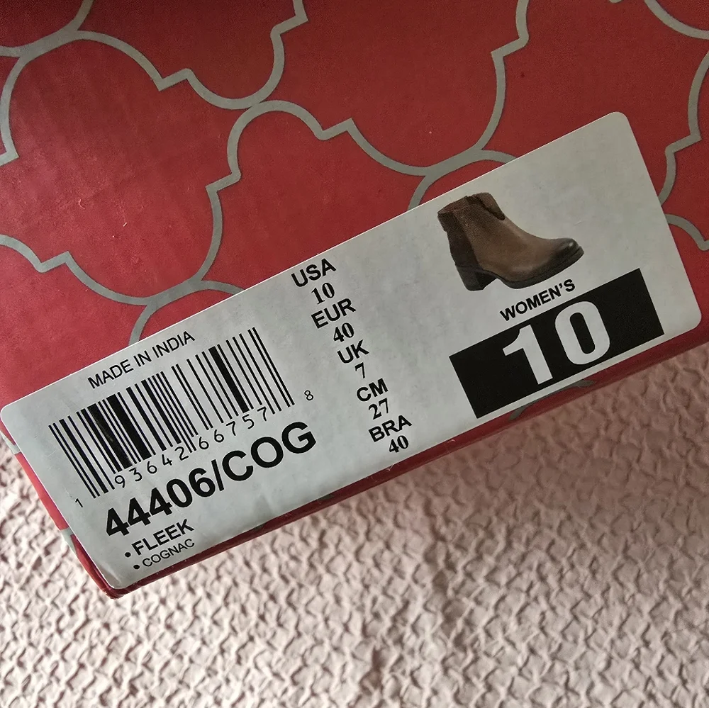 Skechers Women’s Leather Waterproof Round Toe Block Heel Fleek Cognac Boots